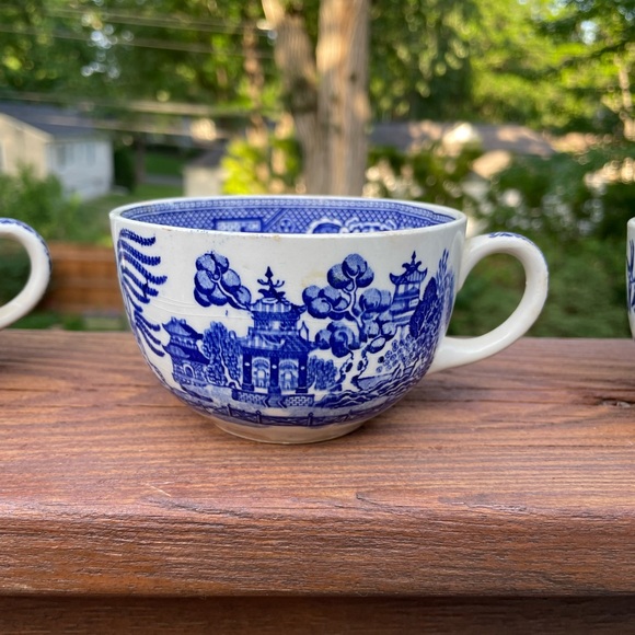 Blue Willow Antique Tea Cups Set of 6 - Picture 11 of 14